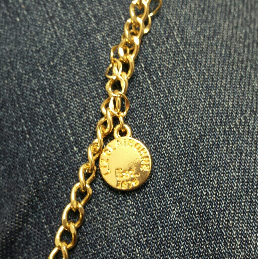 Hammered Gold Necklace and Earrings Set - Picture 6 of 7
